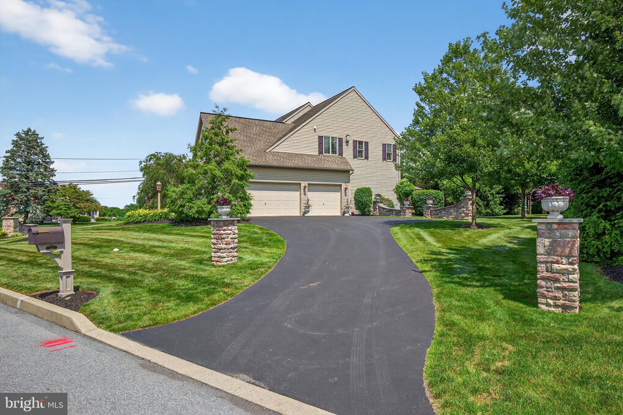 VALLEY CHASE - Residential