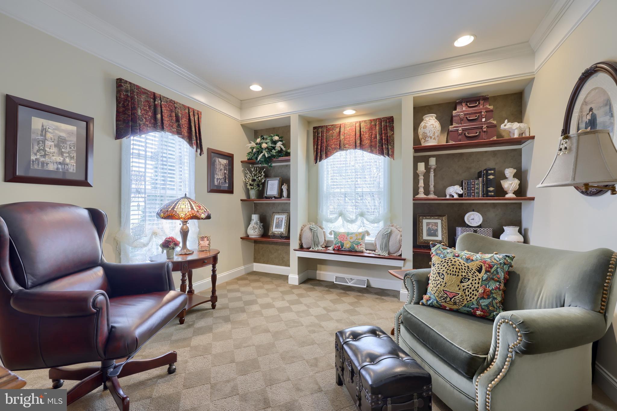 VALLEY CHASE - Residential