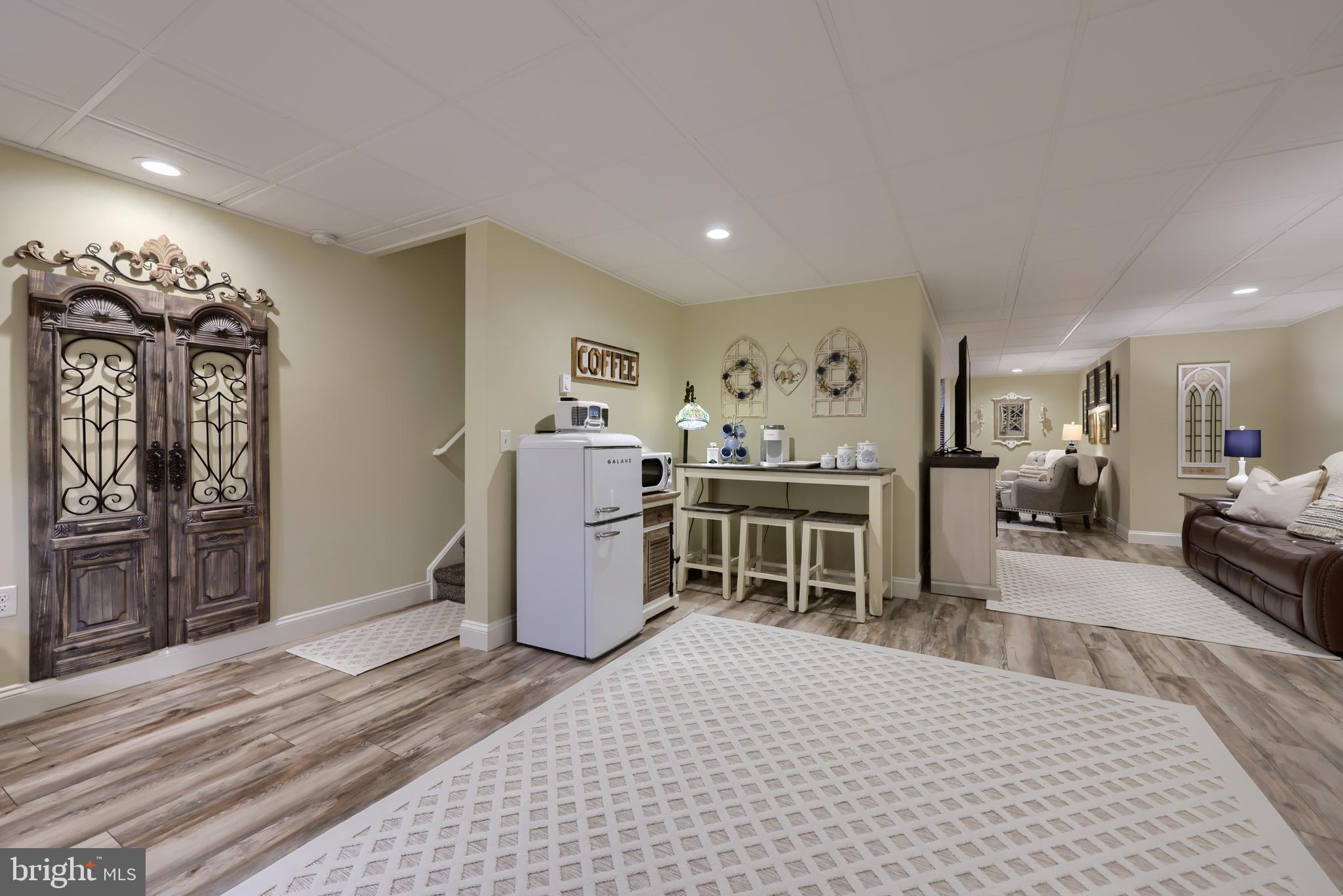 VALLEY CHASE - Residential