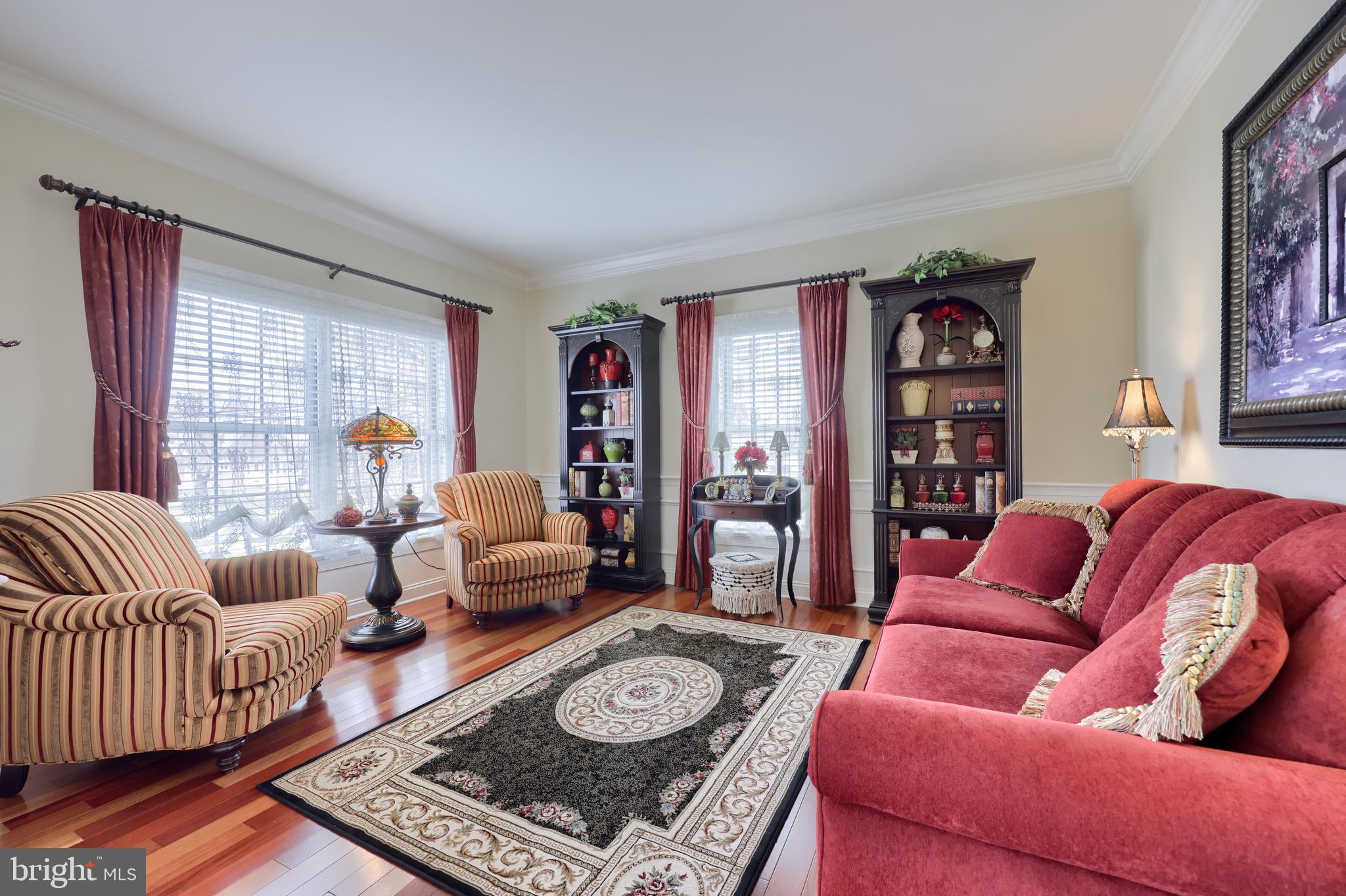 VALLEY CHASE - Residential