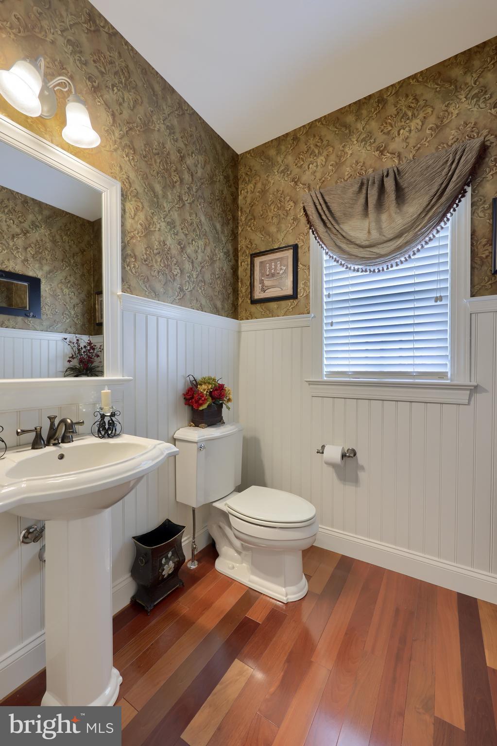 VALLEY CHASE - Residential