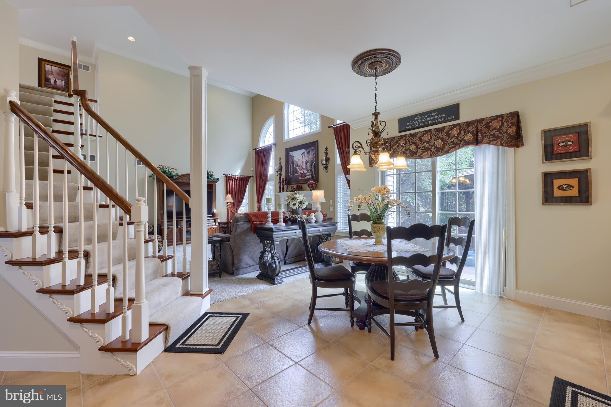 VALLEY CHASE - Residential