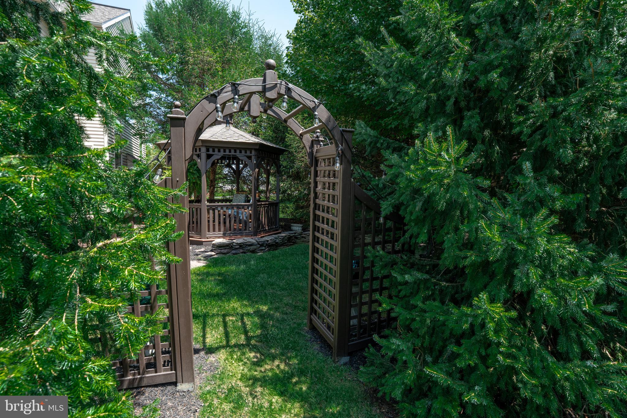 VALLEY CHASE - Residential