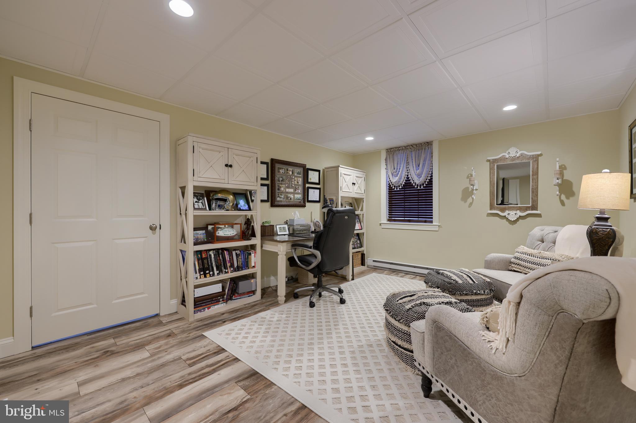 VALLEY CHASE - Residential