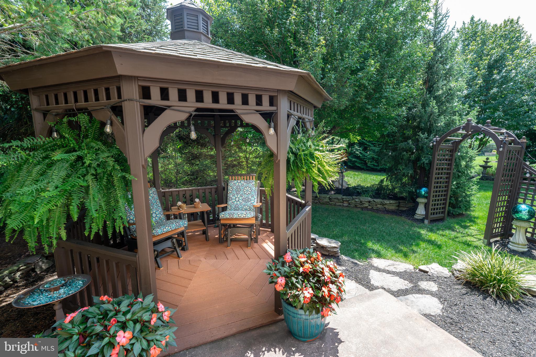 VALLEY CHASE - Residential