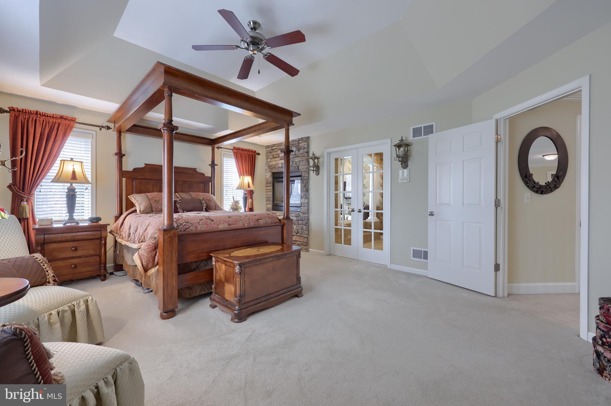 VALLEY CHASE - Residential