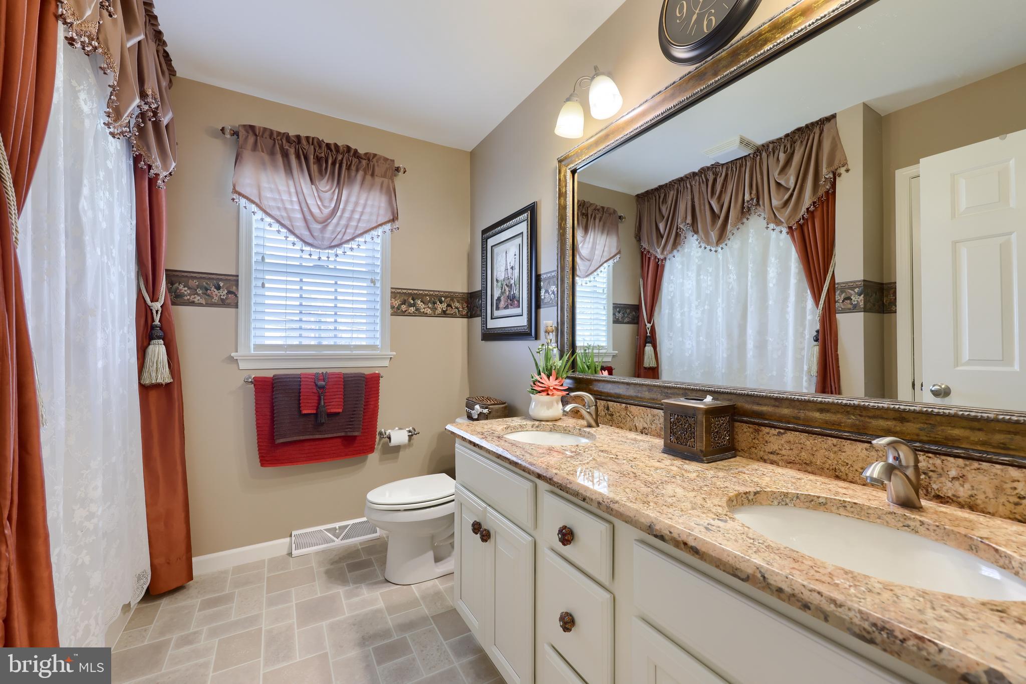 VALLEY CHASE - Residential