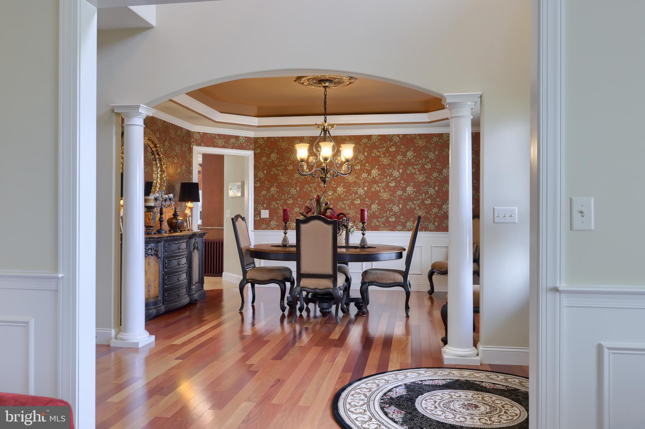 VALLEY CHASE - Residential