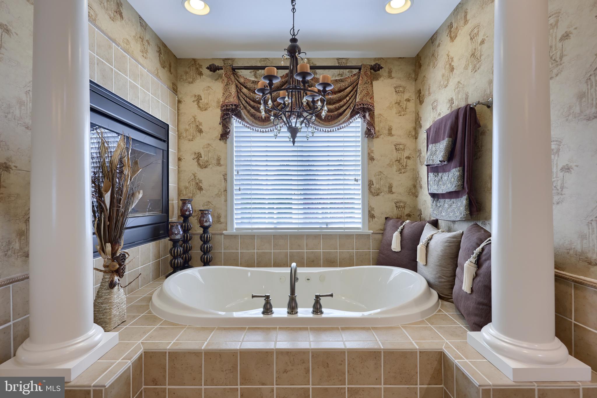 VALLEY CHASE - Residential