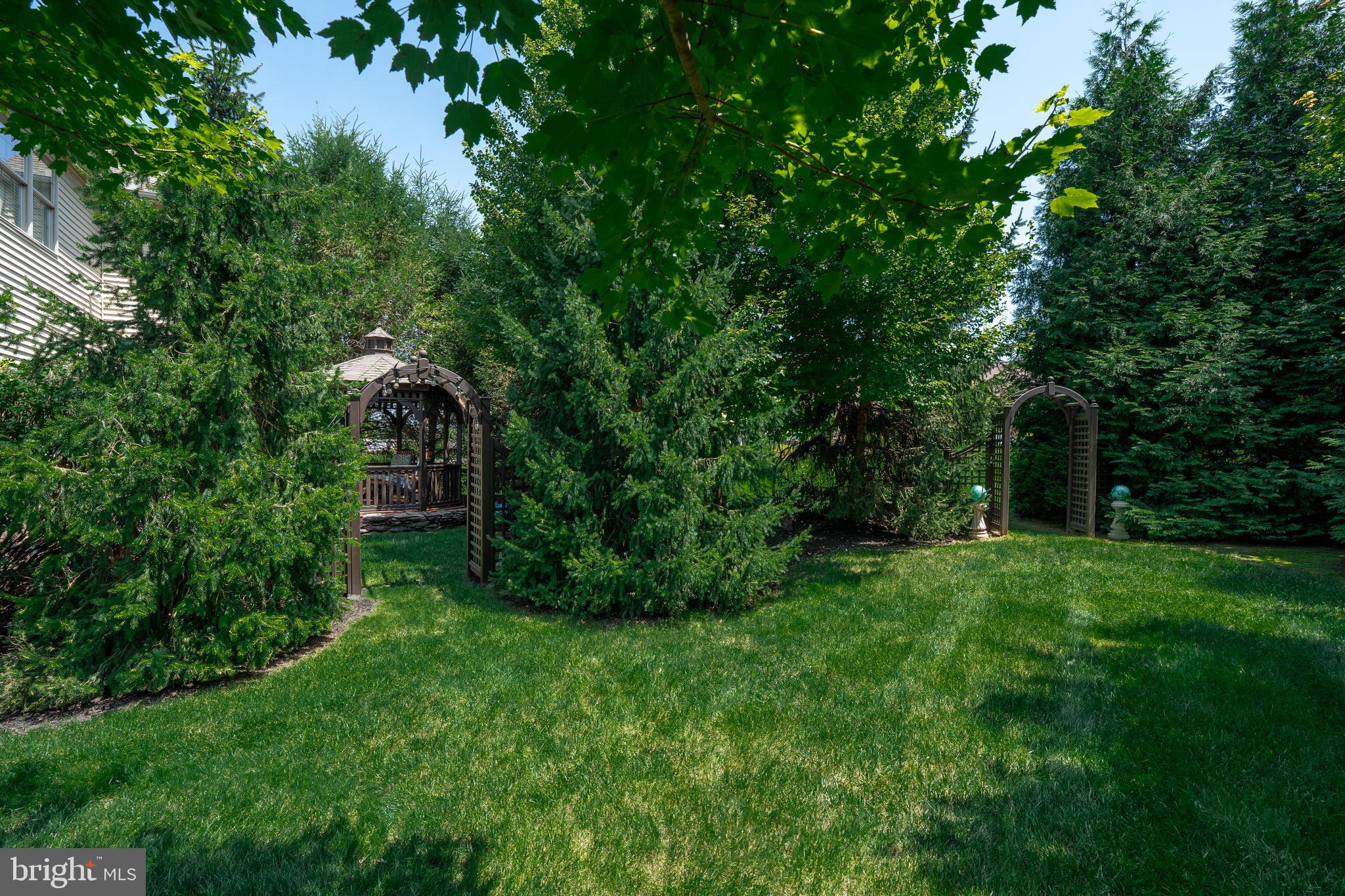 VALLEY CHASE - Residential