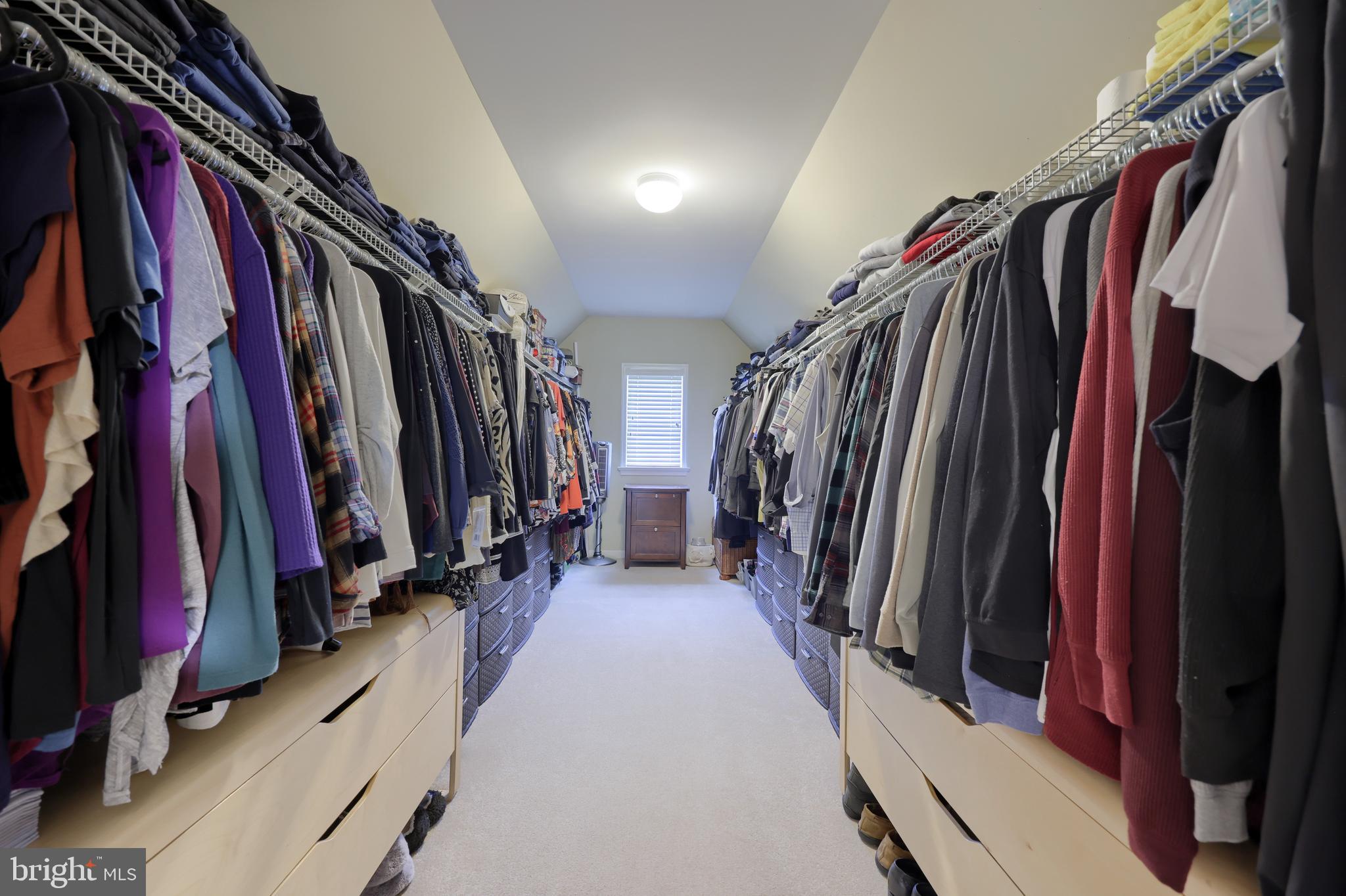 VALLEY CHASE - Residential