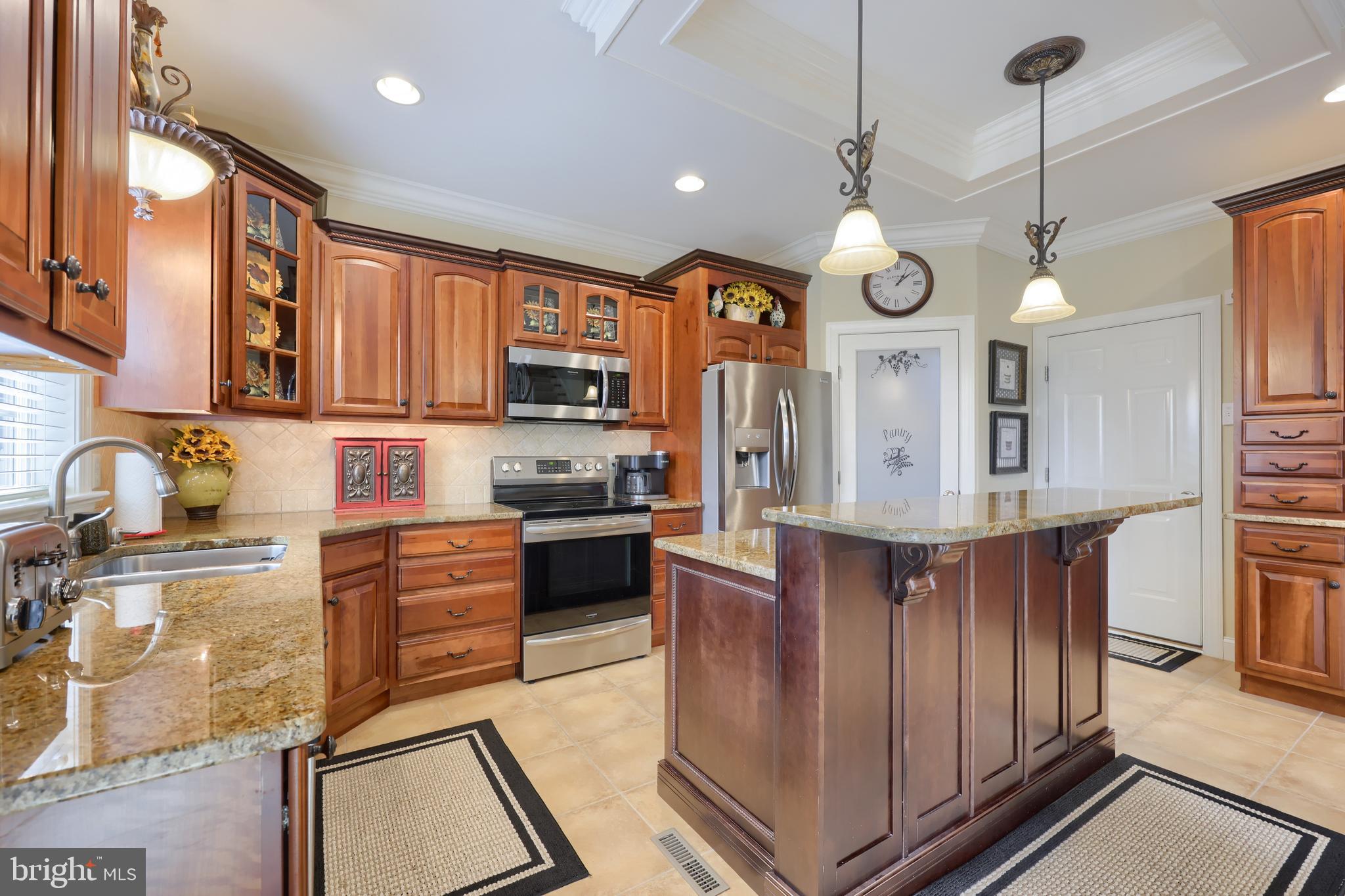 VALLEY CHASE - Residential