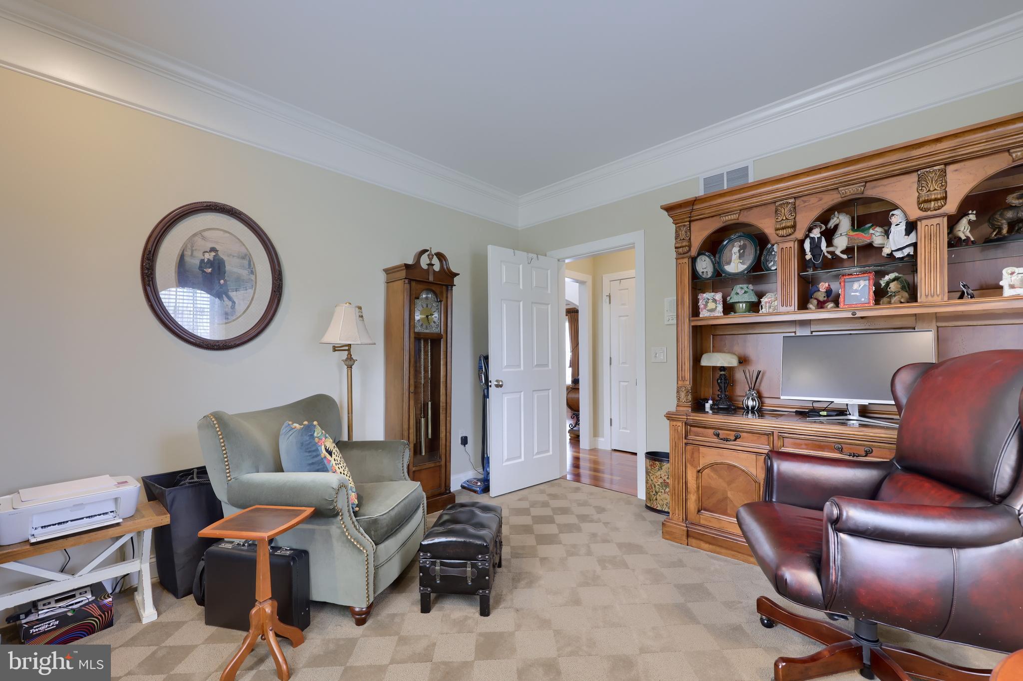 VALLEY CHASE - Residential