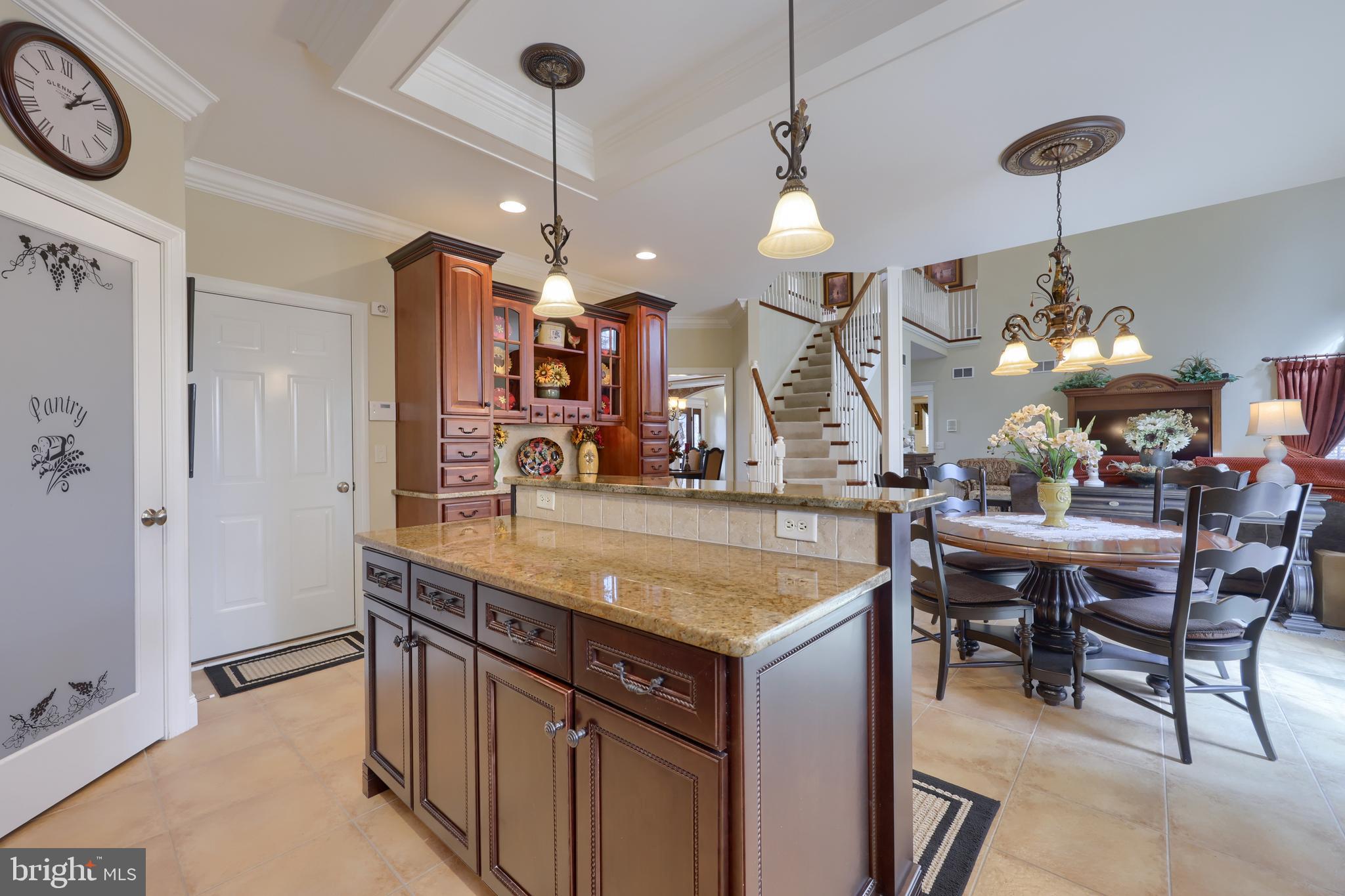 VALLEY CHASE - Residential