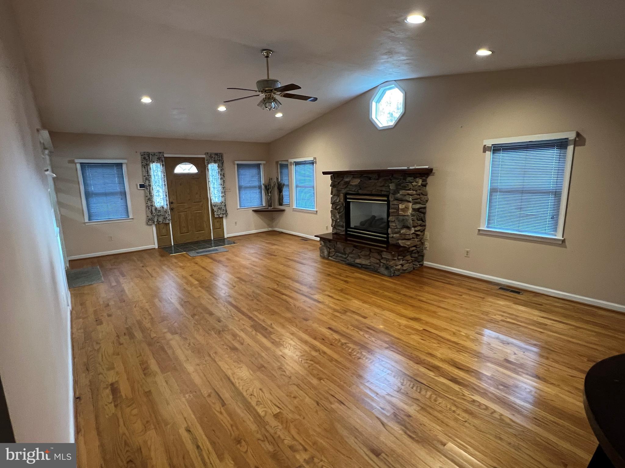 WOODBRIDGE VALLEY - Residential Lease