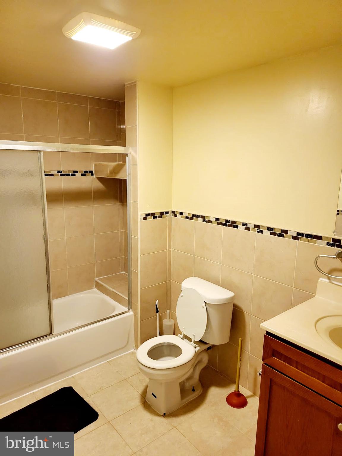 WOODBRIDGE VALLEY - Residential Lease