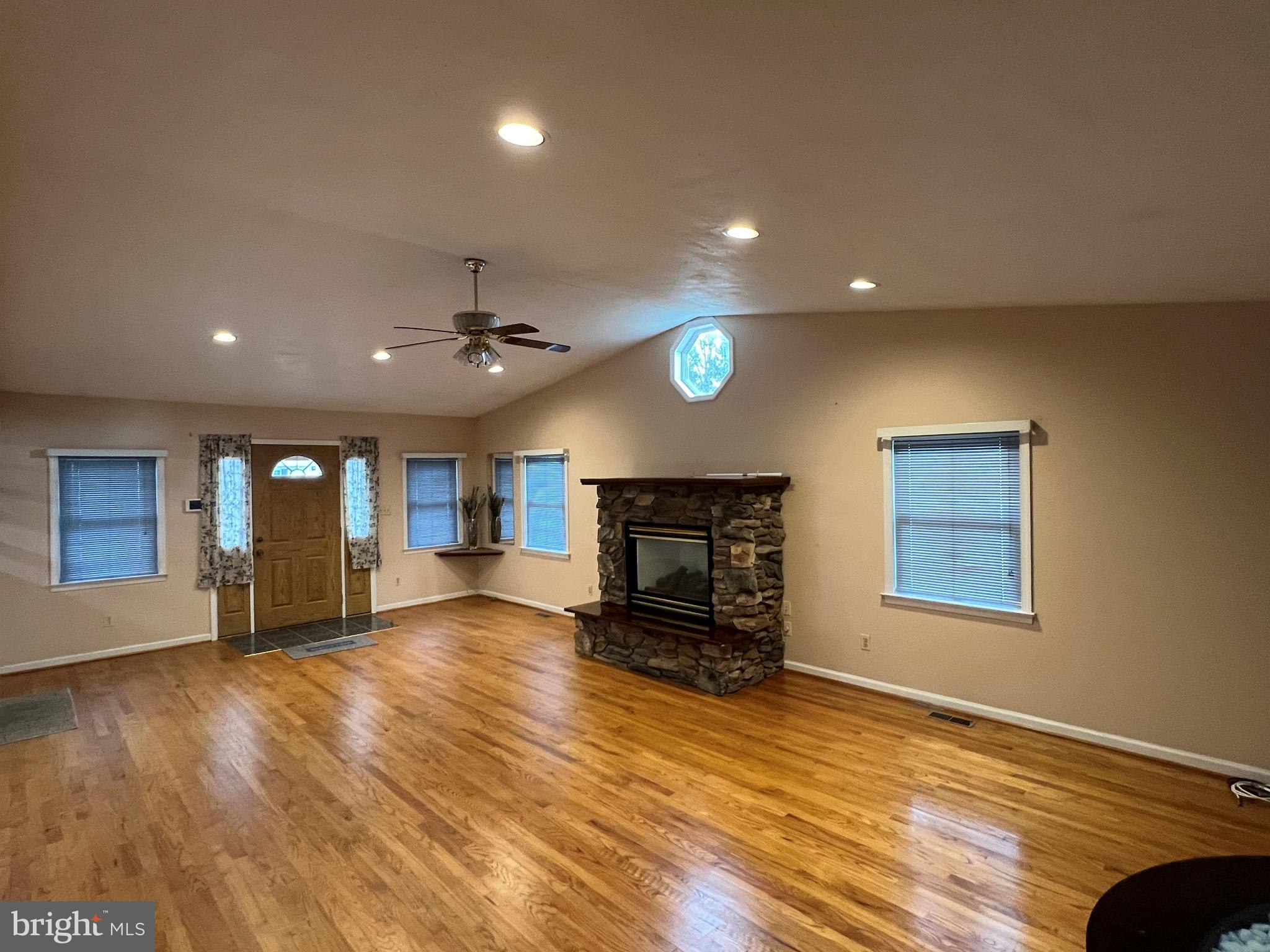 WOODBRIDGE VALLEY - Residential Lease