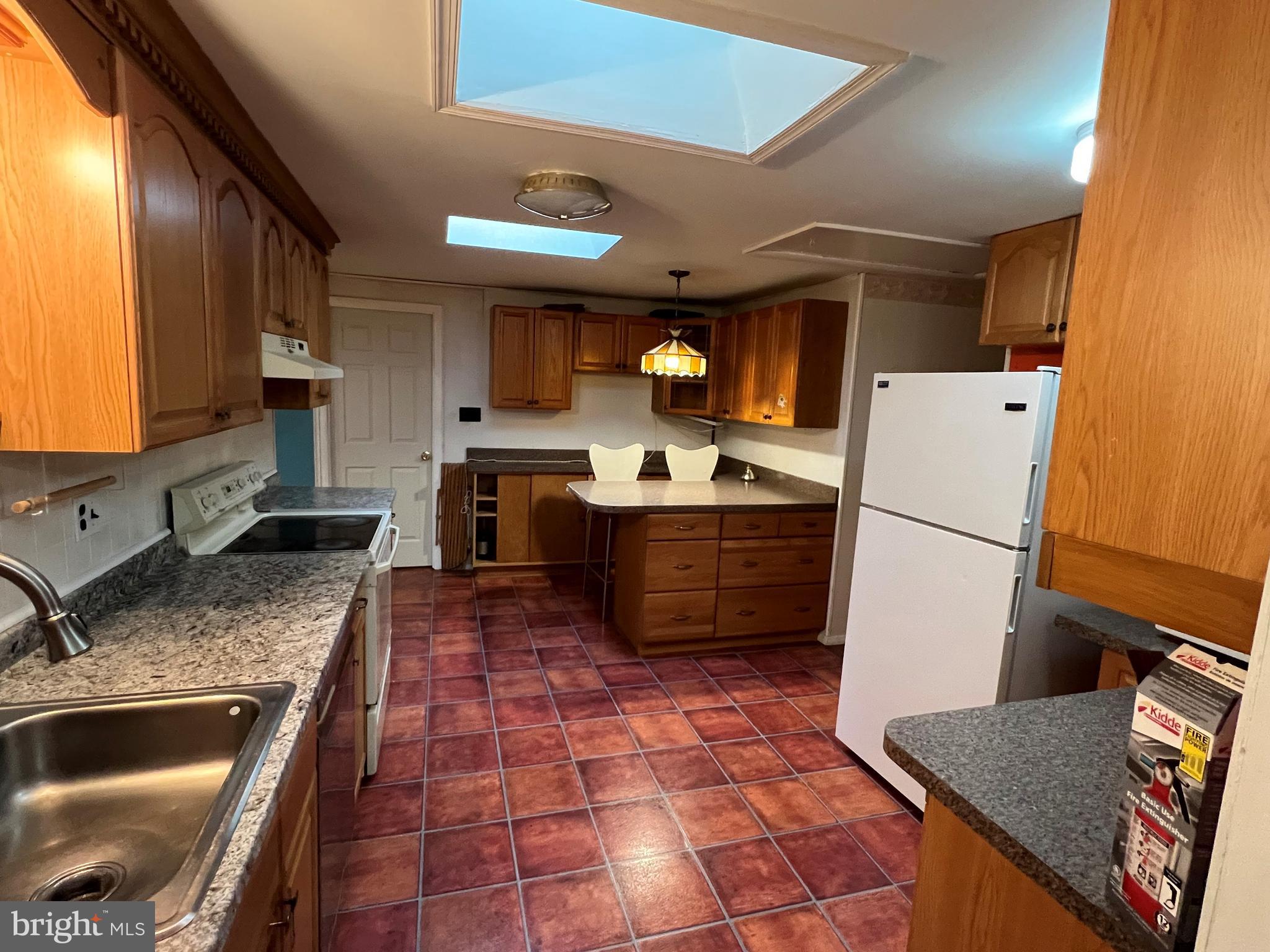 WOODBRIDGE VALLEY - Residential Lease