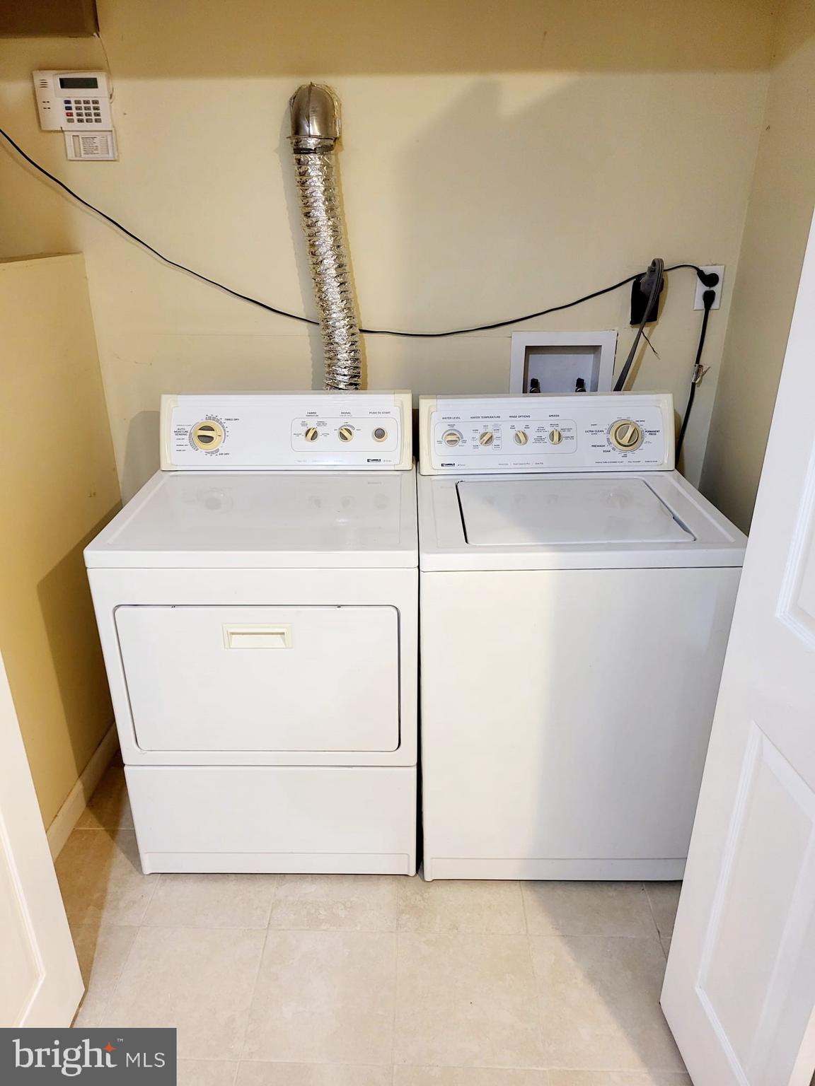 WOODBRIDGE VALLEY - Residential Lease