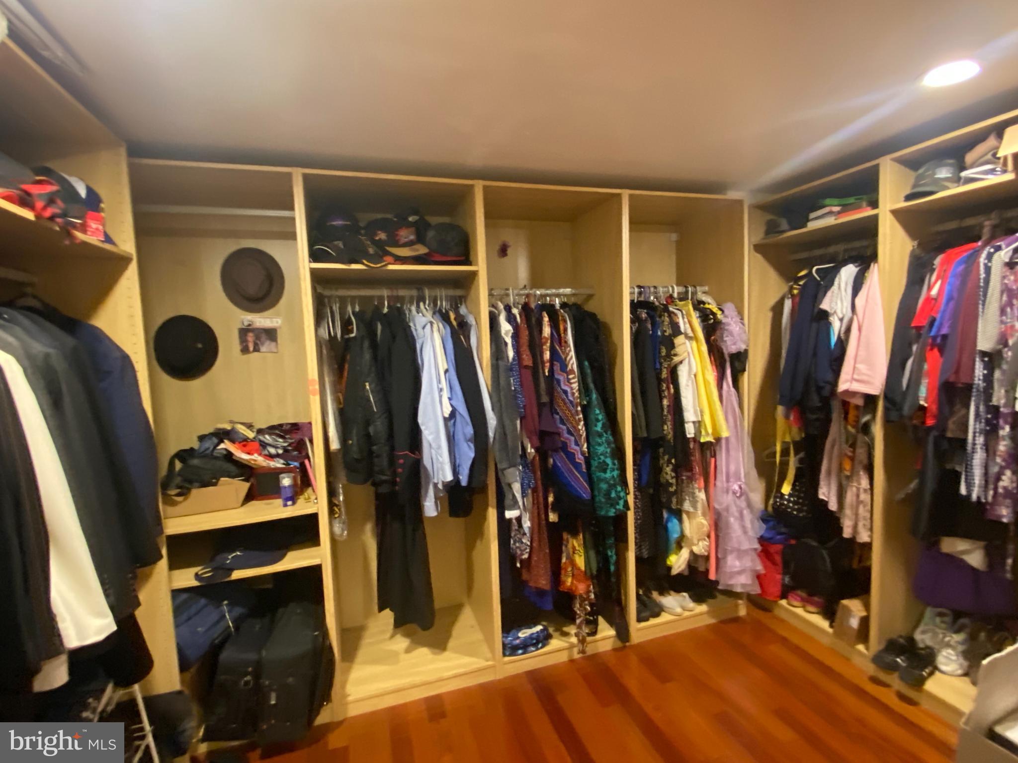 BLOOMS CROSSING VILLAGE - Residential