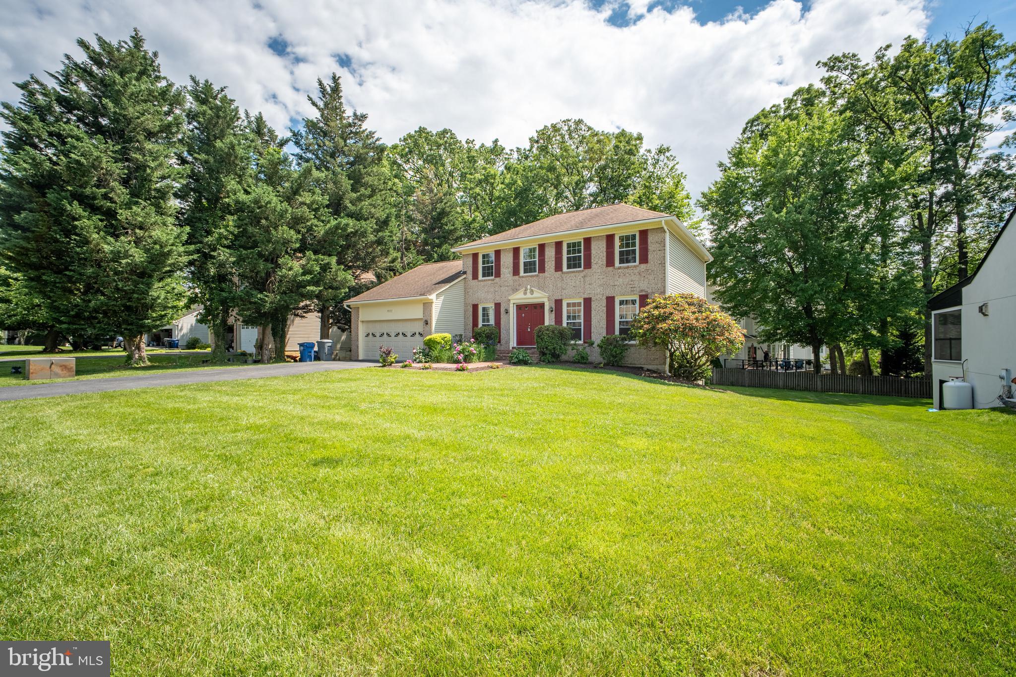 8007 SANDBURG COURT