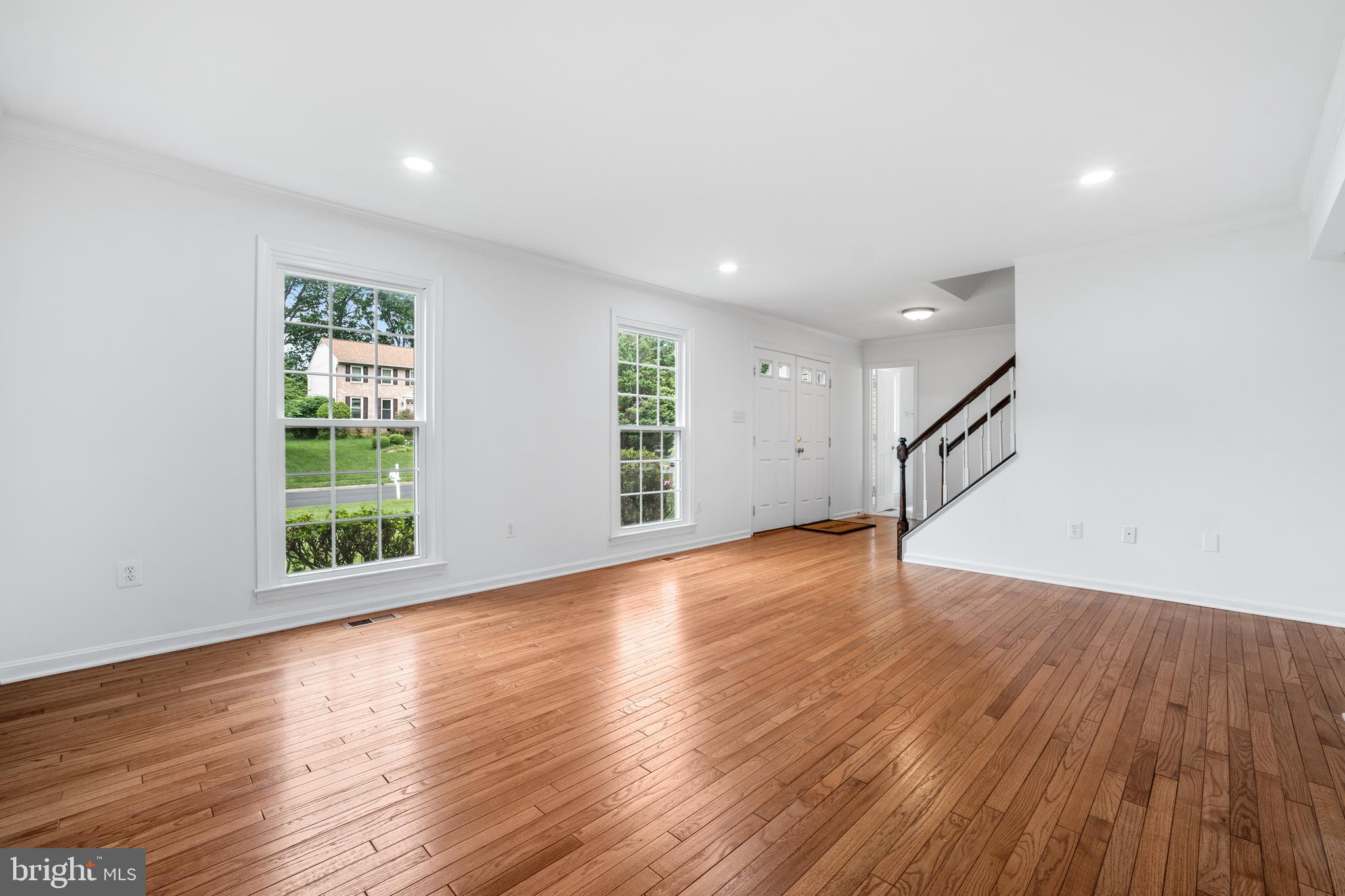 8007 SANDBURG COURT