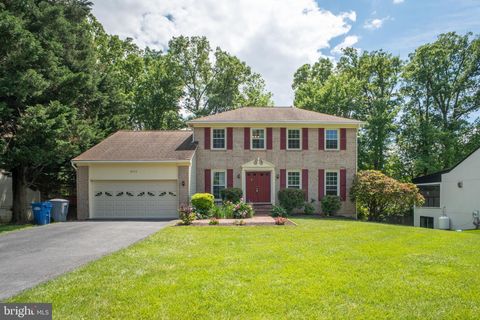 8007 SANDBURG COURT DUNN LORING VA 22027