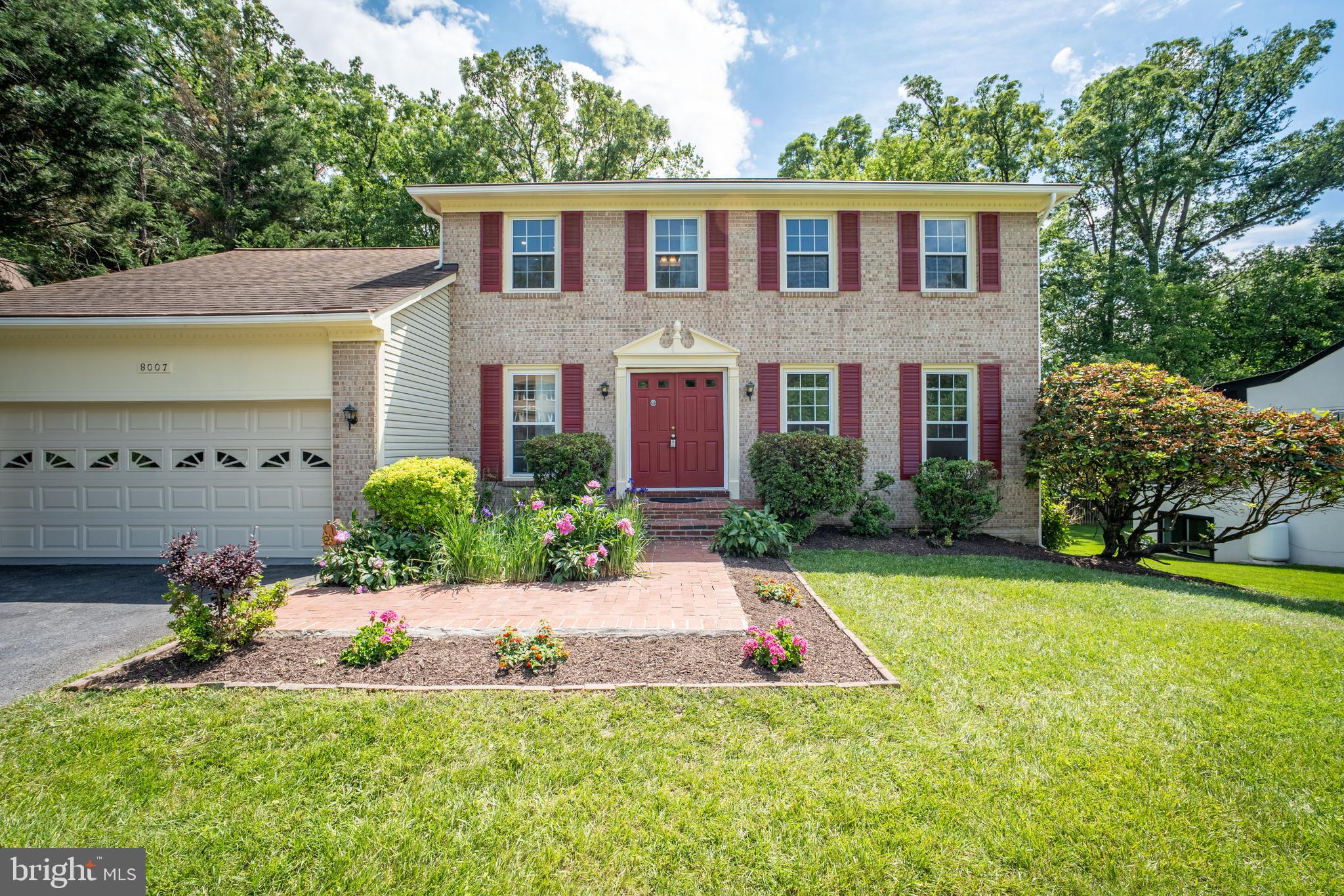 8007 SANDBURG COURT