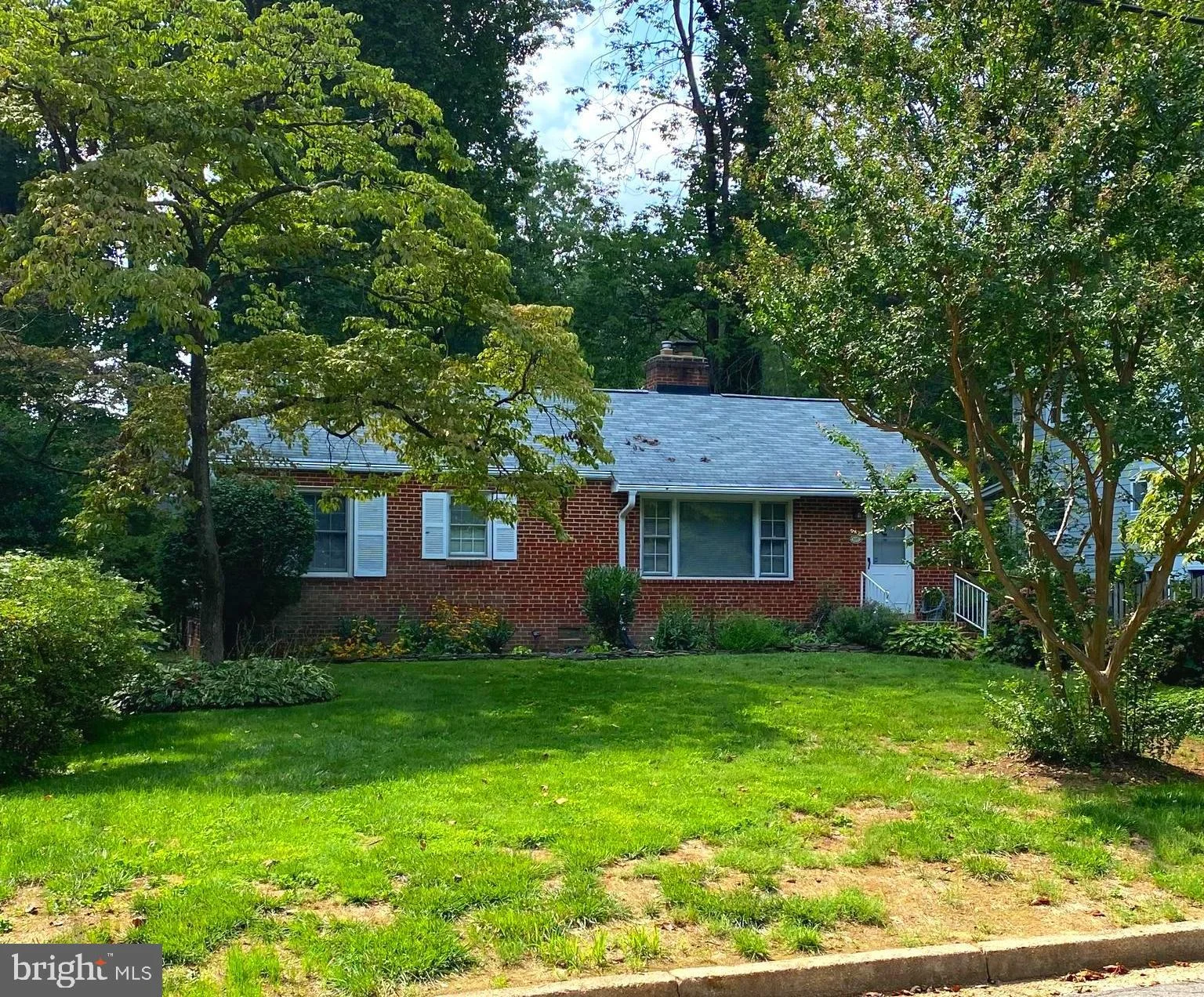 605 Knollwood Drive, Falls Church, VA 22046