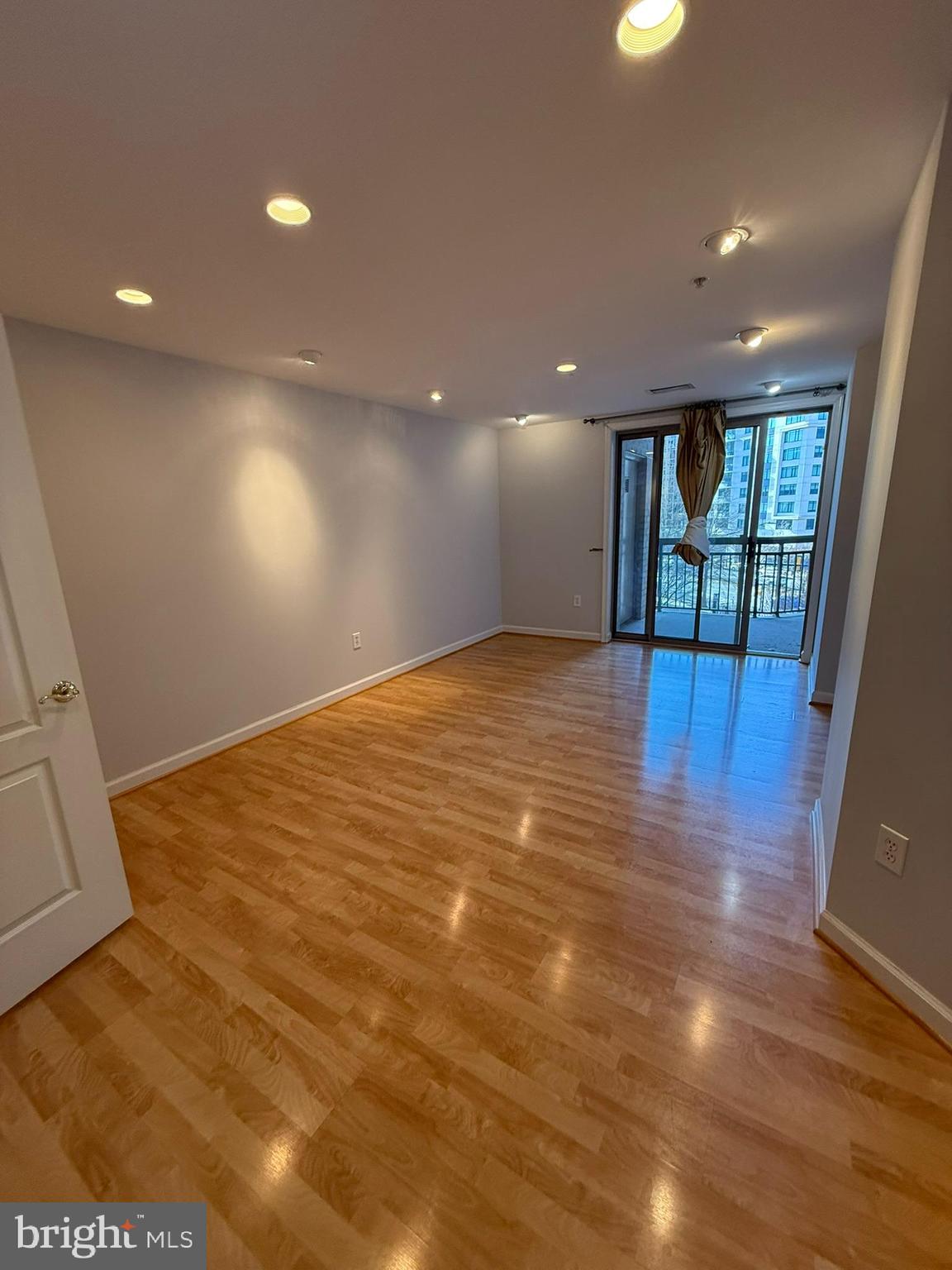 VIRGINIA SQUARE - Residential Lease