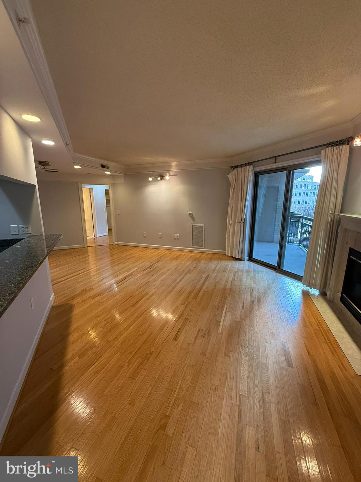 VIRGINIA SQUARE - Residential Lease