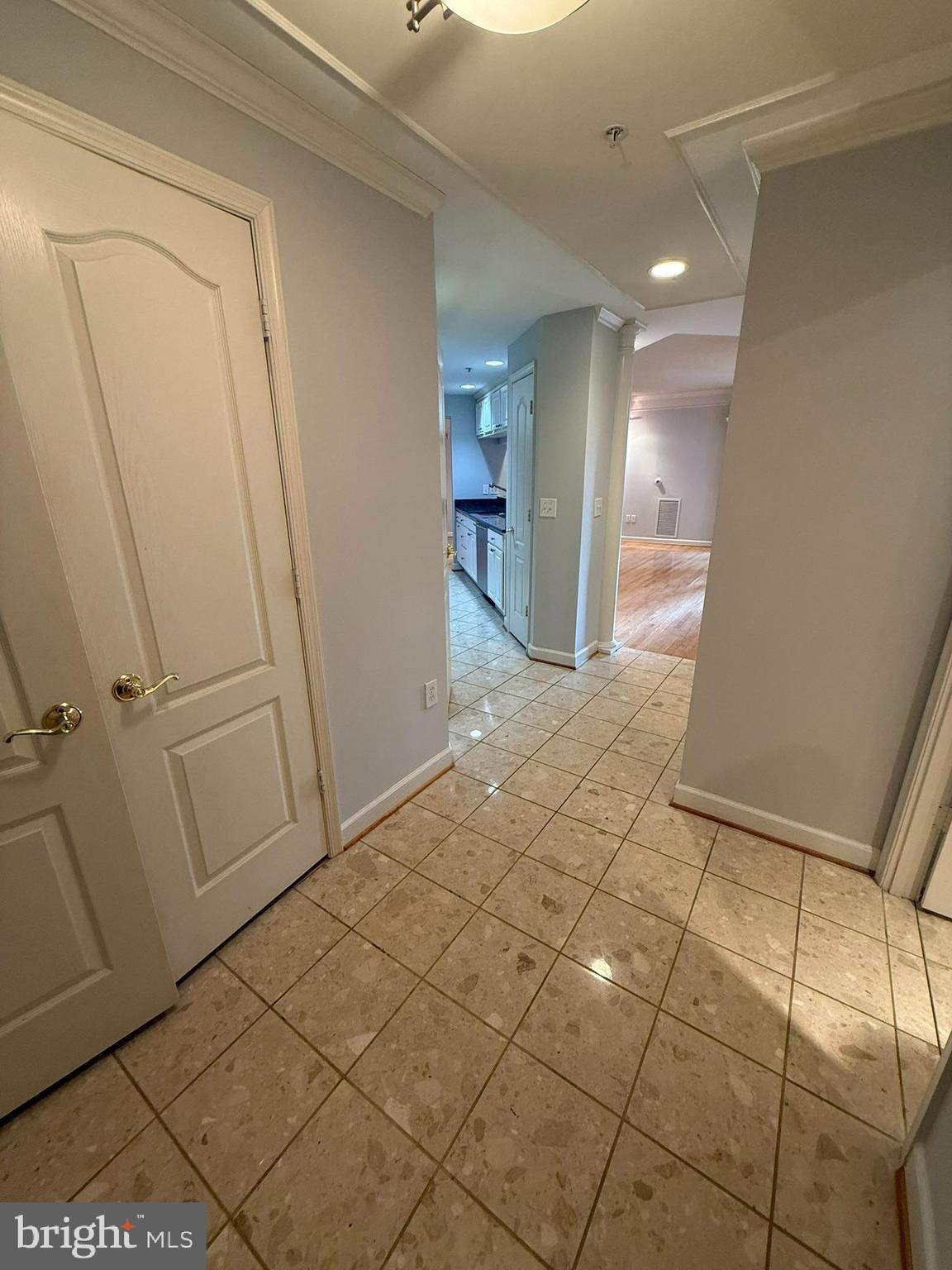 901 N MONROE STREET 404