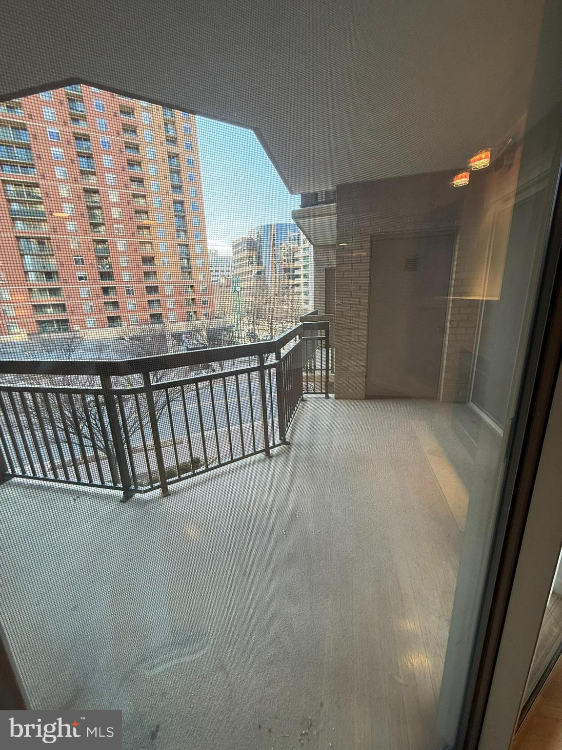 VIRGINIA SQUARE - Residential Lease