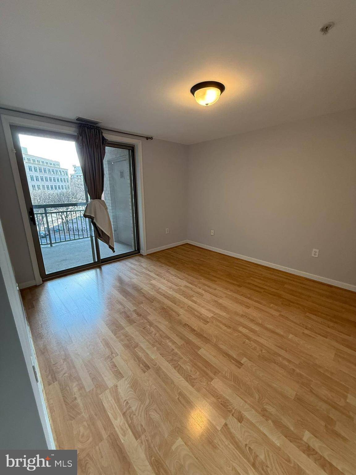 VIRGINIA SQUARE - Residential Lease