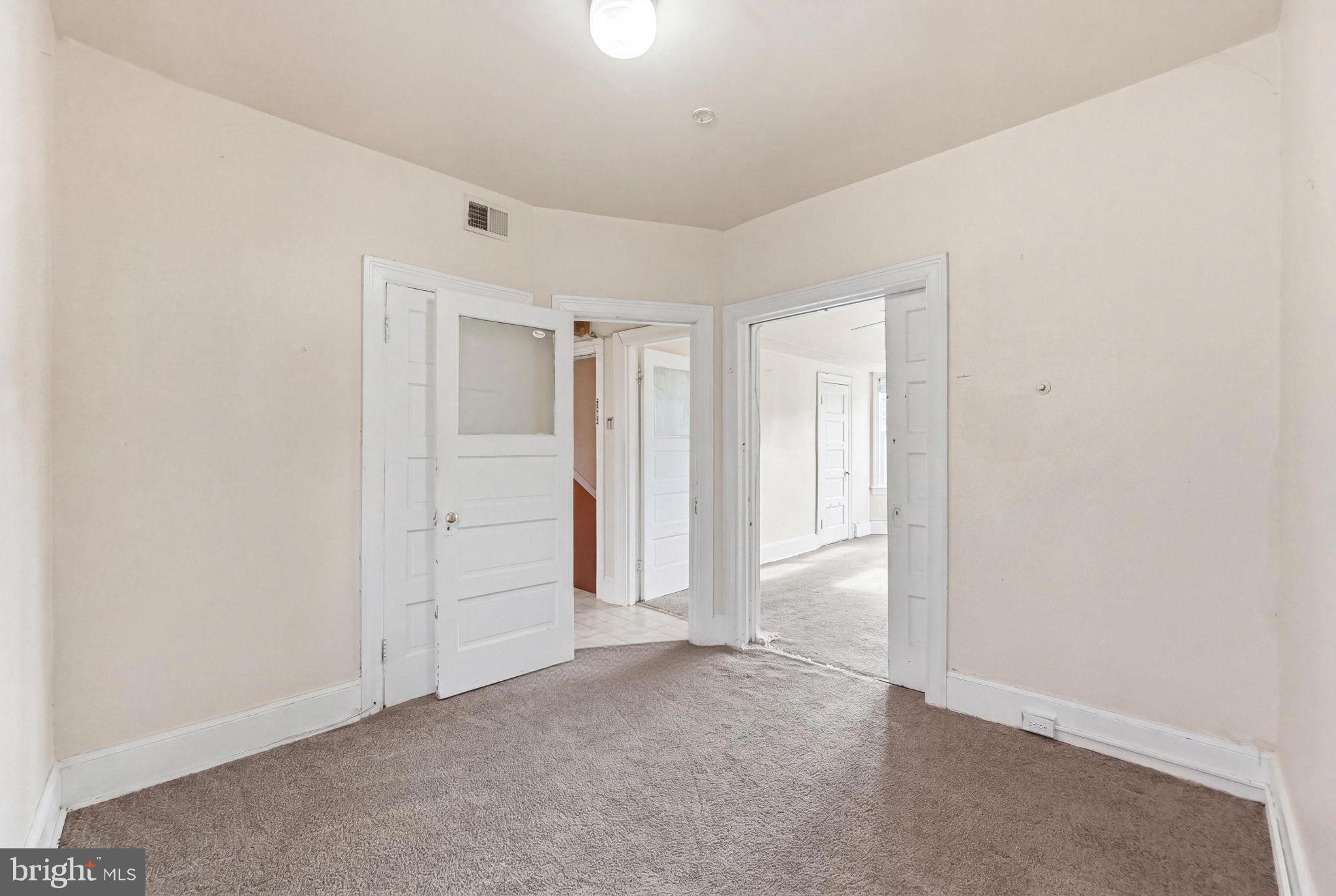 DOWNTOWN - Residential Income