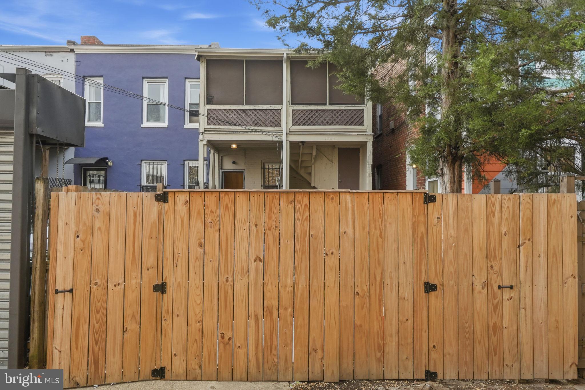 DOWNTOWN - Residential Income