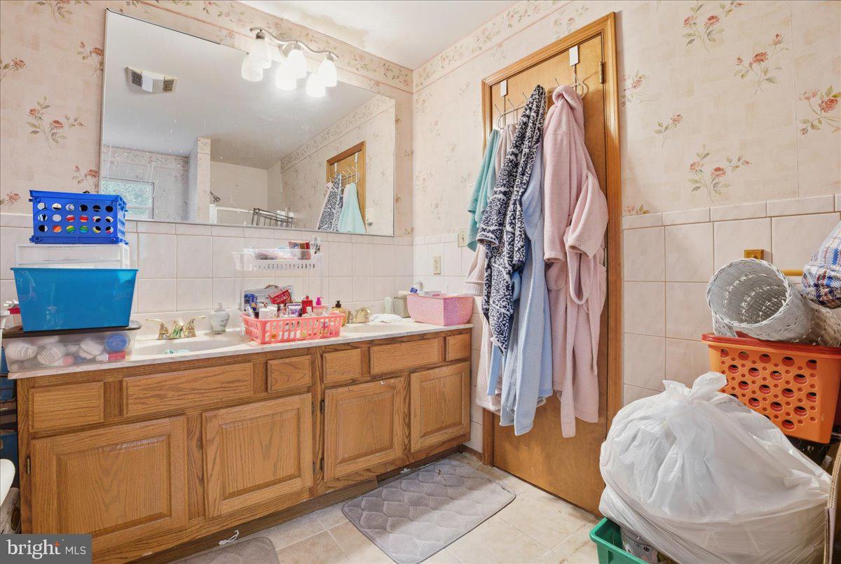 EAST STROUDSBURG - Residential