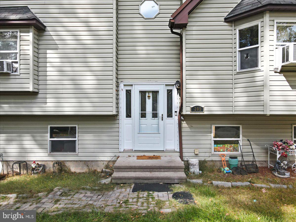 EAST STROUDSBURG - Residential