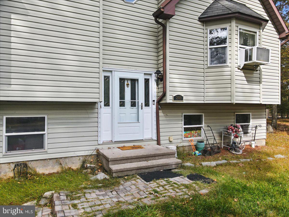 EAST STROUDSBURG - Residential