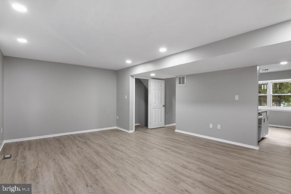 WOODSTREAM VILLAGE - Residential