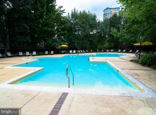 FOUNTAINS AT MCLEAN - Residential Lease