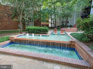 FOUNTAINS AT MCLEAN - Residential Lease