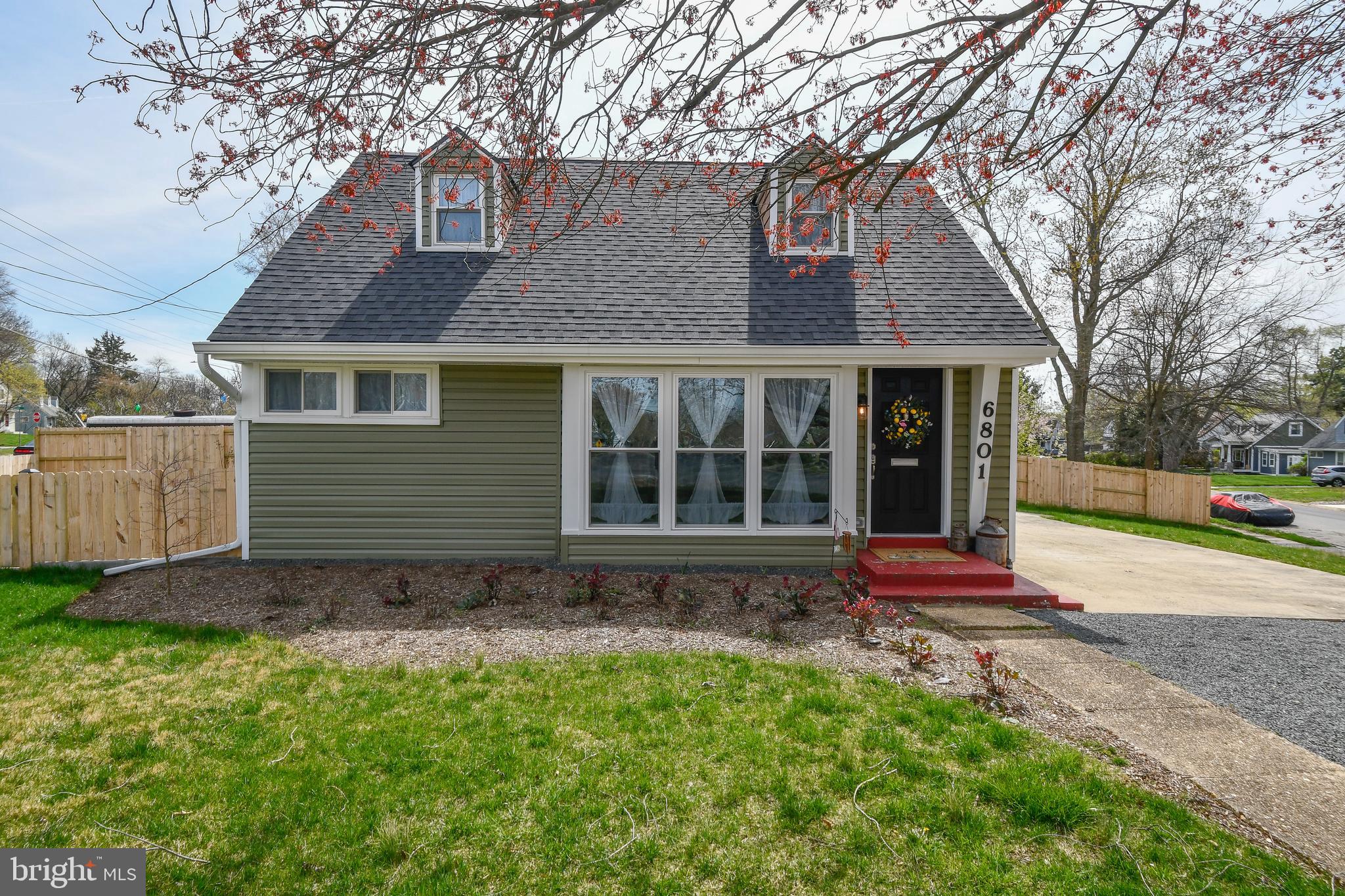 BUCKNELL MANOR - Residential