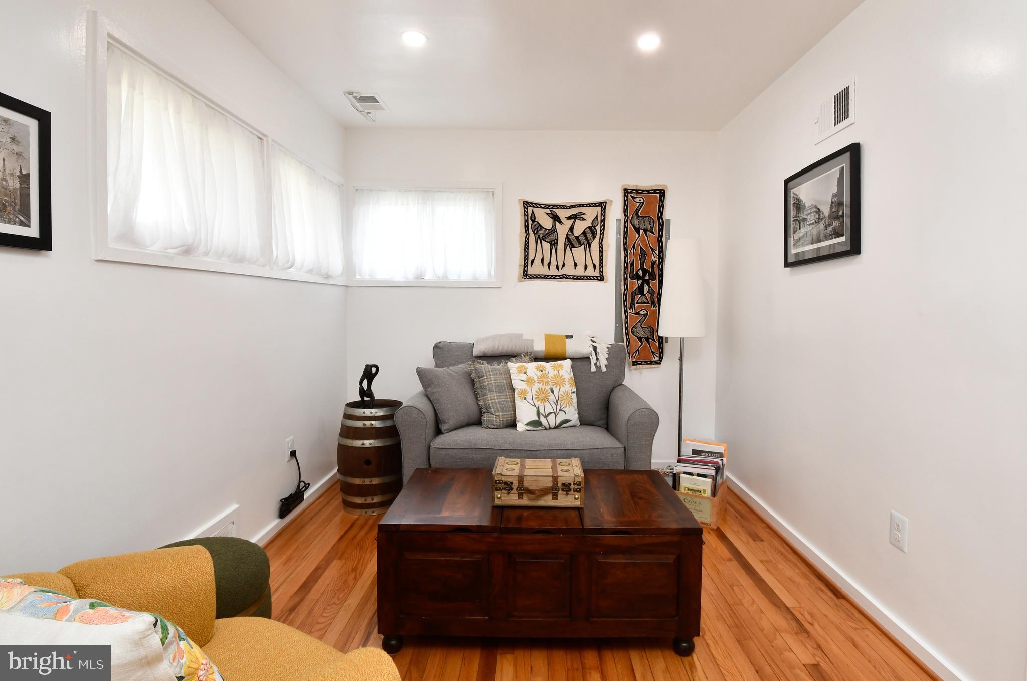 BUCKNELL MANOR - Residential