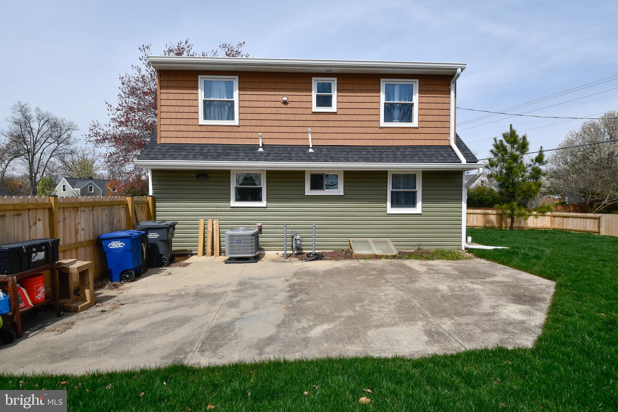 BUCKNELL MANOR - Residential