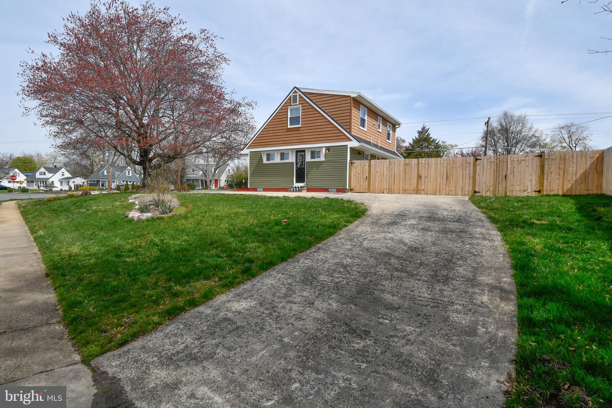 BUCKNELL MANOR - Residential