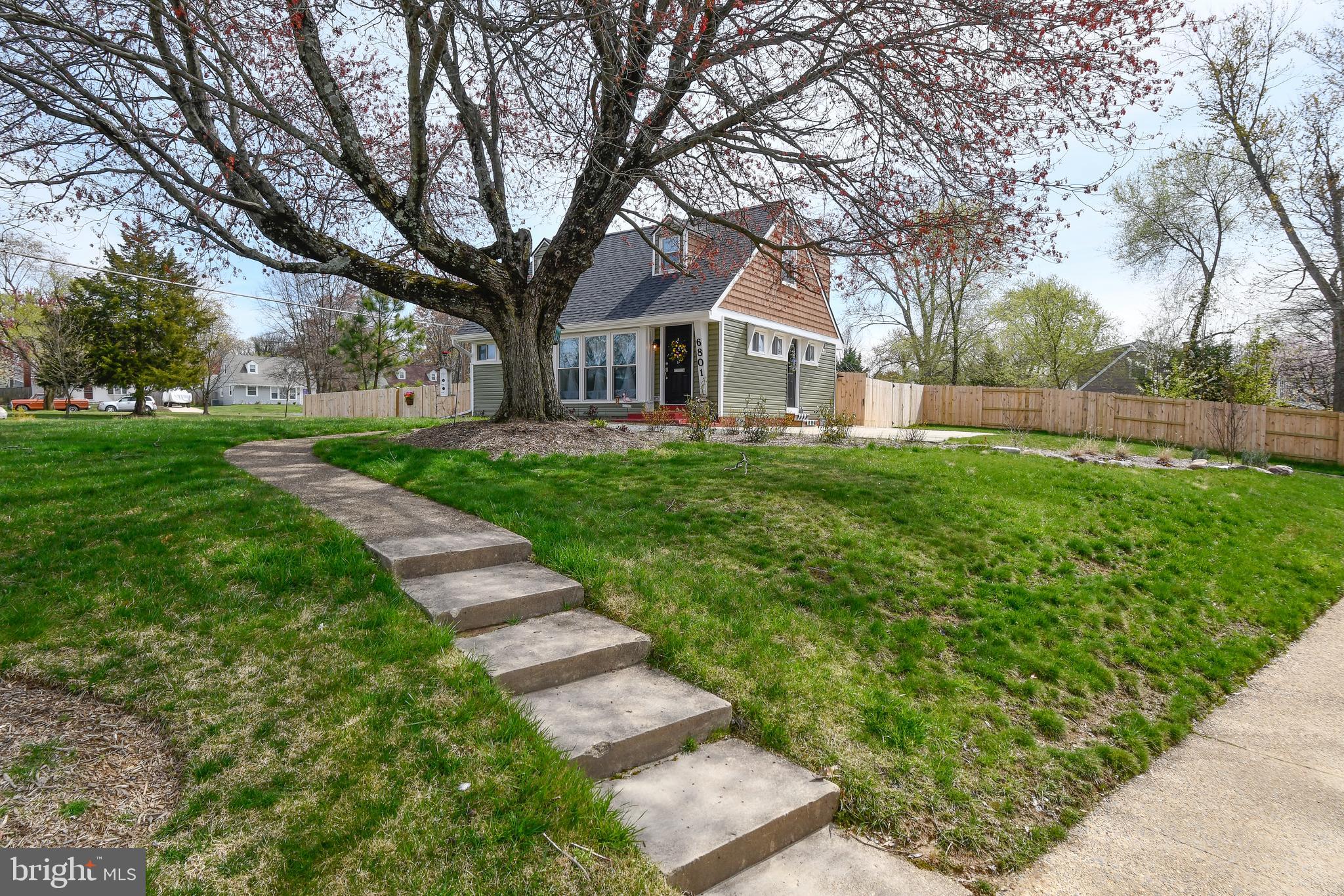 BUCKNELL MANOR - Residential