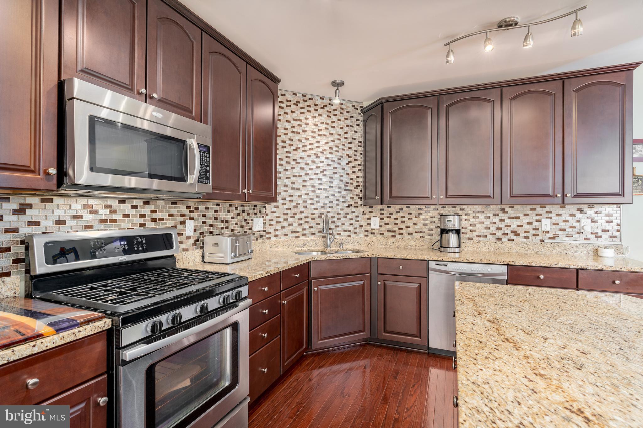 ARORA HILLS - Residential