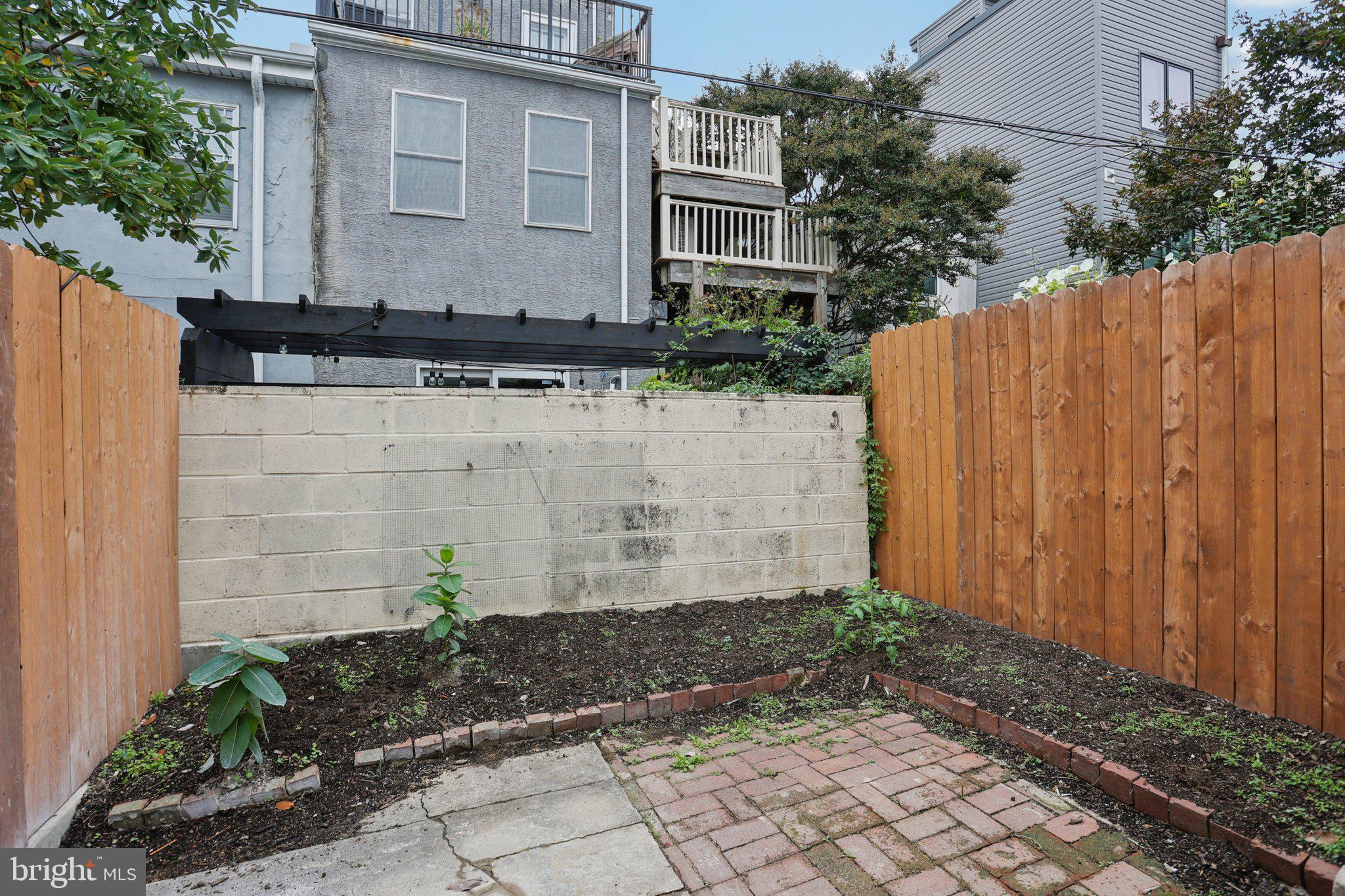 FAIRMOUNT - Residential