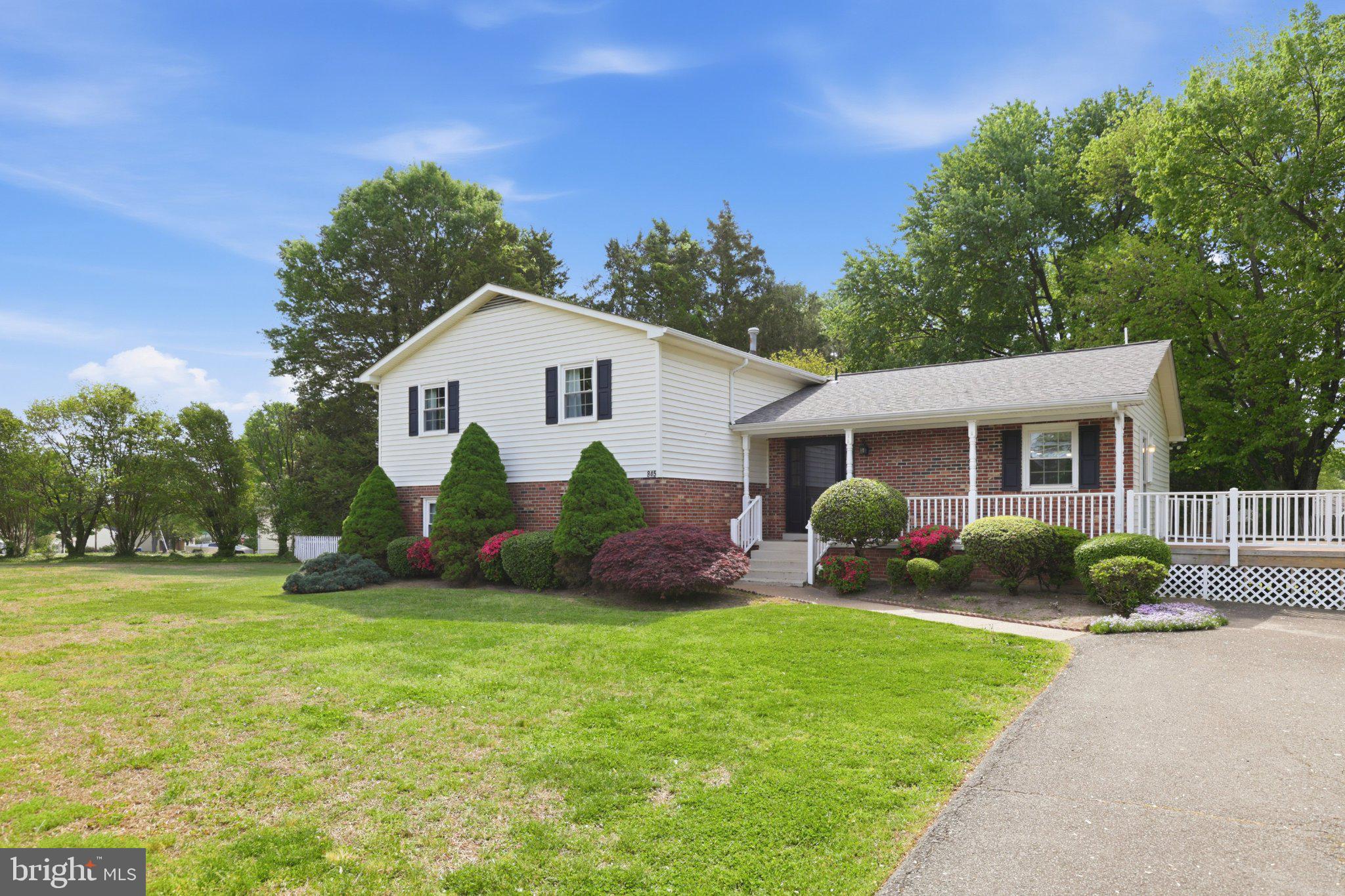 845 CHURCHILL DRIVE